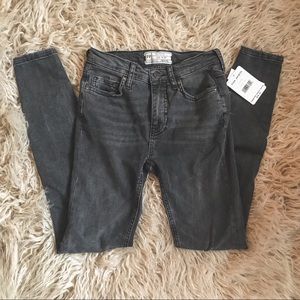 NWT 🖤 FREE PEOPLE HIGH WAISTED SKINNY JEANS 🖤